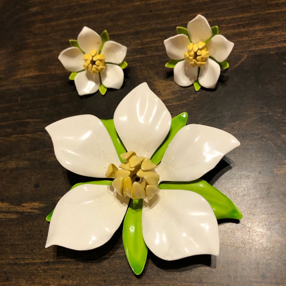 Vintage Sarah Coventry Dogwood clip earrings with matching brooch